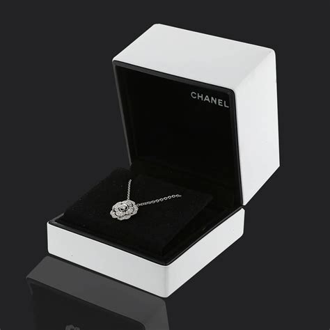 collier chanel homme|chanel collier en ligne.